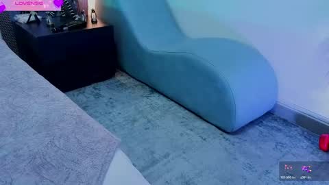 Snapshot of fransheskarossi_ chatting on June 1, 11:34 am Fransheska online show from June 1, 11:34 am