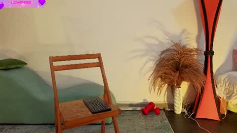 Snapshot of fransheskarossi_ chatting on June 8, 11:32 am Fransheska online show from June 8, 11:32 am