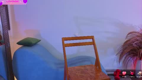 Snapshot of fransheskarossi_ chatting on June 12, 11:31 am Fransheska online show from June 12, 11:31 am