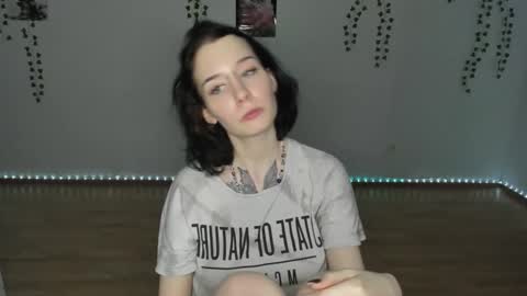 Snapshot of frau_basted chatting on March 23, 12:58 am mistress Bastet and mintcola online show from March 23, 12:58 am