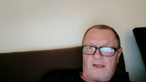 Snapshot of frauenfeind1 chatting on June 15, 5:53 am Wolfi online show from June 15, 5:53 am
