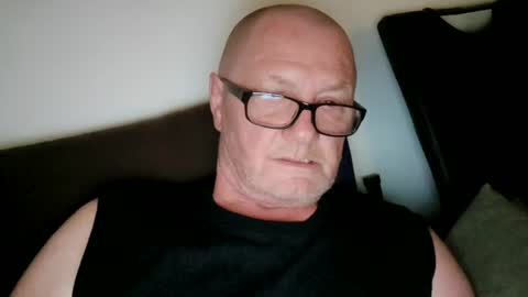Snapshot of frauenfeind1 chatting on June 22, 5:26 am Wolfi online show from June 22, 5:26 am