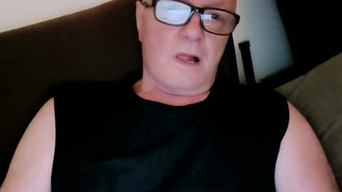 Snapshot of frauenfeind1 chatting on June 24, 6:01 am Wolfi online show from June 24, 6:01 am