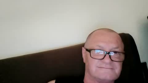 Snapshot of frauenfeind1 chatting on June 25, 6:07 am Wolfi online show from June 25, 6:07 am