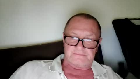 Snapshot of frauenfeind1 chatting on July 10, 12:41 pm Wolfi online show from July 10, 12:41 pm