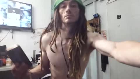 Snapshot of freaktwink420 chatting on October 1, 9:15 am Squirrel twink online show from October 1, 9:15 am