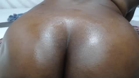 Snapshot of freaky_maxy chatting on March 10, 5:11 am maxy online show from March 10, 5:11 am