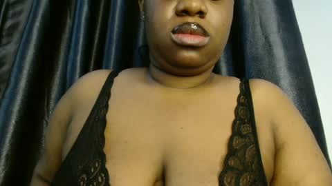 Snapshot of freaky_slut5 chatting on June 28, 4:07 am freaky slut5 online show from June 28, 4:07 am
