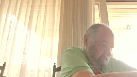 Snapshot of fredaldavid chatting on June 27, 9:36 am David Fredal online show from June 27, 9:36 am