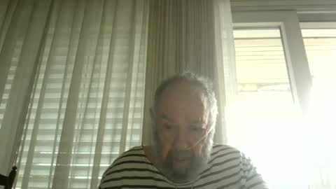 Snapshot of fredaldavid chatting on July 1, 9:11 am David Fredal online show from July 1, 9:11 am