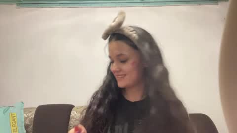 Snapshot of fredamedora chatting on June 1, 4:09 pm Mia online show from June 1, 4:09 pm