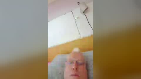 freddybear196258 online show from June 26, 9:46 am