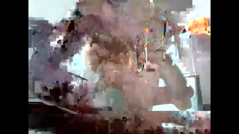 Snapshot of frederic94370 chatting on May 31, 10:11 am frederic94370 online show from May 31, 10:11 am