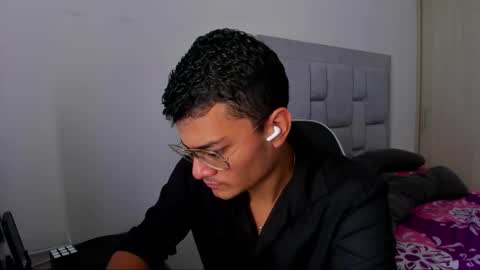 Snapshot of fredericsloan chatting on February 27, 4:51 pm Frederic Sloan online show from February 27, 4:51 pm