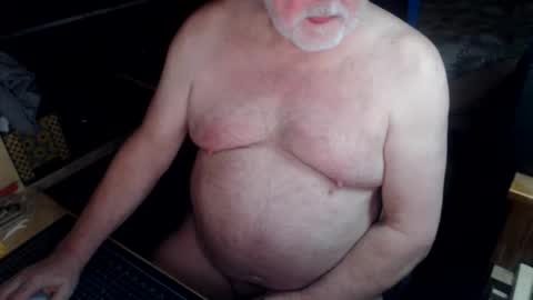 Snapshot of free_amos chatting on February 5, 5:23 am free_amos online show from February 5, 5:23 am