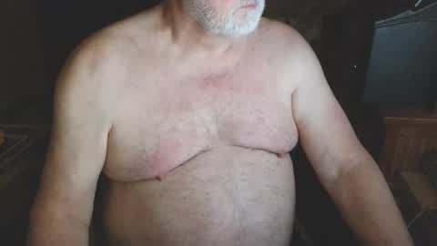 Snapshot of free_amos chatting on April 2, 6:44 am free_amos online show from April 2, 6:44 am
