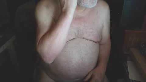 Snapshot of free_amos chatting on April 16, 5:19 am free_amos online show from April 16, 5:19 am