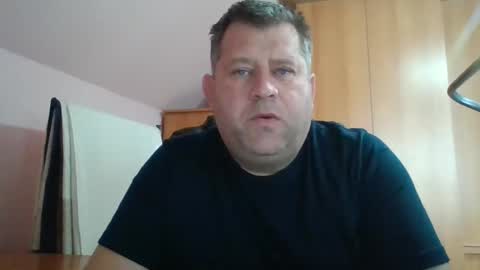 Snapshot of freeboy80180 chatting on December 8, 8:41 am freeboy80180 online show from December 8, 8:41 am