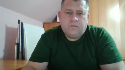 Snapshot of freeboy80180 chatting on December 19, 7:07 am freeboy80180 online show from December 19, 7:07 am