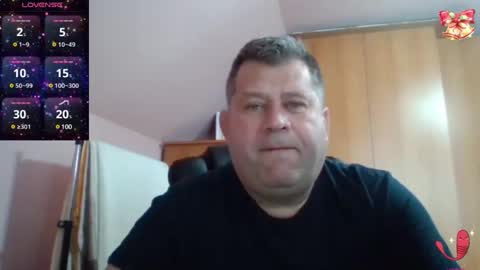 Snapshot of freeboy80180 chatting on February 2, 8:24 am freeboy80180 online show from February 2, 8:24 am