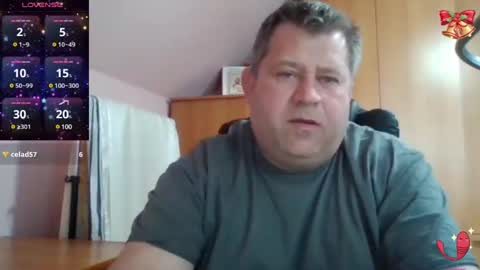 Snapshot of freeboy80180 chatting on February 24, 1:31 pm freeboy80180 online show from February 24, 1:31 pm