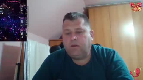 Snapshot of freeboy80180 chatting on February 28, 7:37 am freeboy80180 online show from February 28, 7:37 am