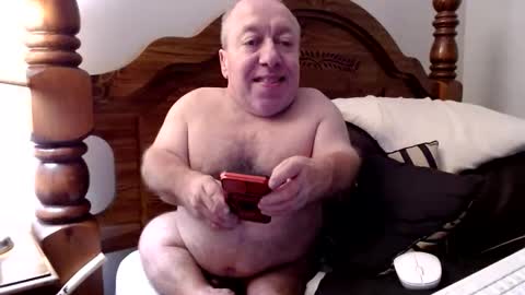 Snapshot of freemysoul4748 chatting on May 16, 6:43 am Cute Lil Man online show from May 16, 6:43 am