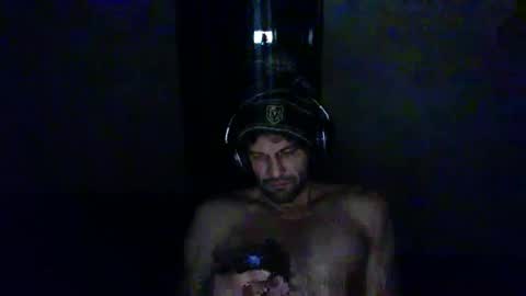 Snapshot of freesoulmovement chatting on January 11, 9:57 am jasmineandaladin69 online show from January 11, 9:57 am