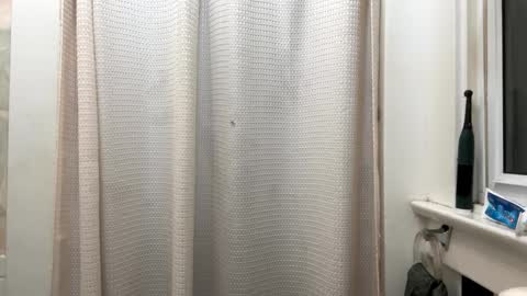 Snapshot of freethebirdclouds chatting on September 11, 8:14 am freethebirdclouds online show from September 11, 8:14 am