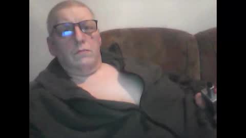 Snapshot of frefredo chatting on February 5, 7:07 pm fred online show from February 5, 7:07 pm