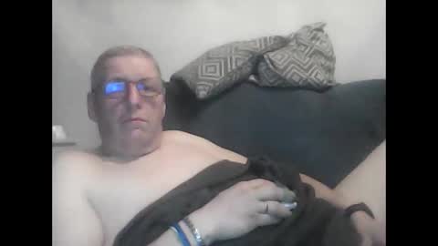 Snapshot of frefredo chatting on March 3, 7:42 pm fred online show from March 3, 7:42 pm