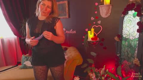 Snapshot of french_devotion chatting on February 17, 2:46 pm Louise or Lou 3 online show from February 17, 2:46 pm