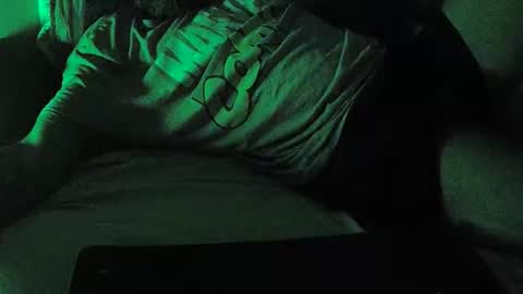 Snapshot of frenchbeardman chatting on October 11, 1:16 am Thechaudieres online show from October 11, 1:16 am