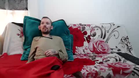 Snapshot of frenchroulette chatting on March 12, 9:21 pm Thomas y Sophia online show from March 12, 9:21 pm