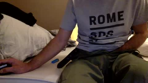 Snapshot of frenchy899 chatting on December 16, 8:16 pm Antoine online show from December 16, 8:16 pm