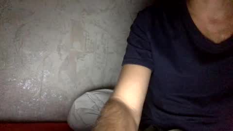 Snapshot of frenchy899 chatting on January 7, 4:37 pm Antoine online show from January 7, 4:37 pm