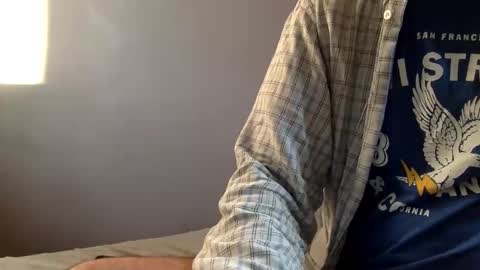 Snapshot of frenchy899 chatting on January 15, 8:41 am Antoine online show from January 15, 8:41 am