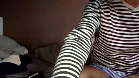 Snapshot of frenchy899 chatting on January 19, 7:25 am Antoine online show from January 19, 7:25 am