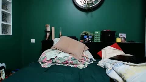 Ian online show from November 6, 6:20 pm