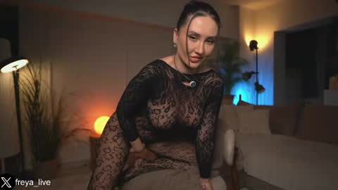 Snapshot of freya_ chatting on April 28, 6:57 pm Freya online show from April 28, 6:57 pm