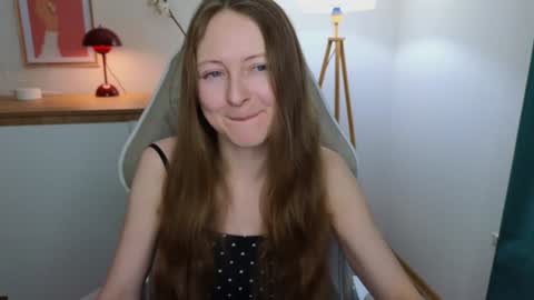 Snapshot of freya_nilsson chatting on December 4, 7:12 pm Freya online show from December 4, 7:12 pm