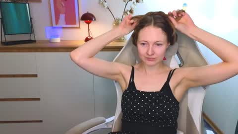 Snapshot of freya_nilsson chatting on December 11, 7:25 pm Freya online show from December 11, 7:25 pm