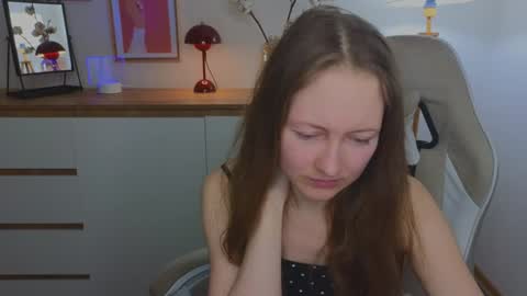 Snapshot of freya_nilsson chatting on December 17, 4:00 pm Freya online show from December 17, 4:00 pm