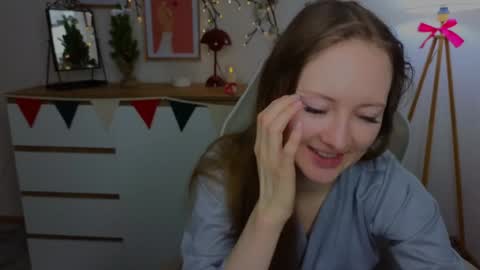 Snapshot of freya_nilsson chatting on December 30, 9:37 am Freya online show from December 30, 9:37 am