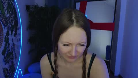 Snapshot of freya_nilsson chatting on January 3, 12:52 pm Freya online show from January 3, 12:52 pm