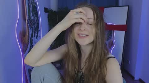 Snapshot of freya_nilsson chatting on January 24, 9:39 am Freya online show from January 24, 9:39 am