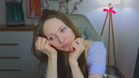 Snapshot of freya_nilsson chatting on February 4, 12:44 pm Freya online show from February 4, 12:44 pm