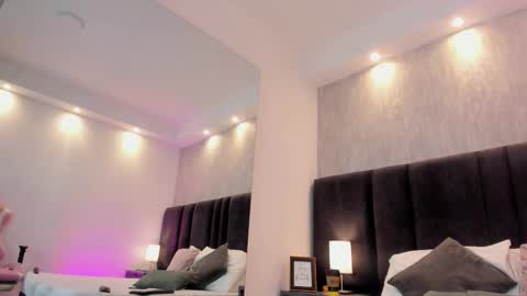 FREYA online show from February 23, 9:01 pm