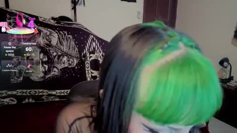 freyaa_sorceress online show from February 1, 10:41 pm