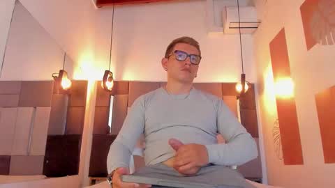  ALIS AND ALEX  online show from January 6, 9:18 pm